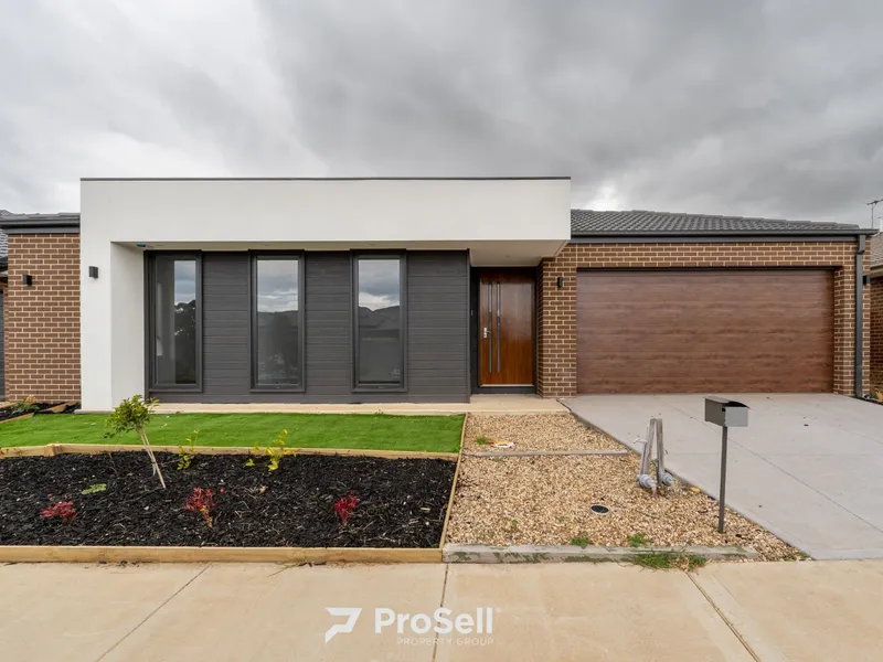 BRAND NEW DESIGNER FAMILY HOME