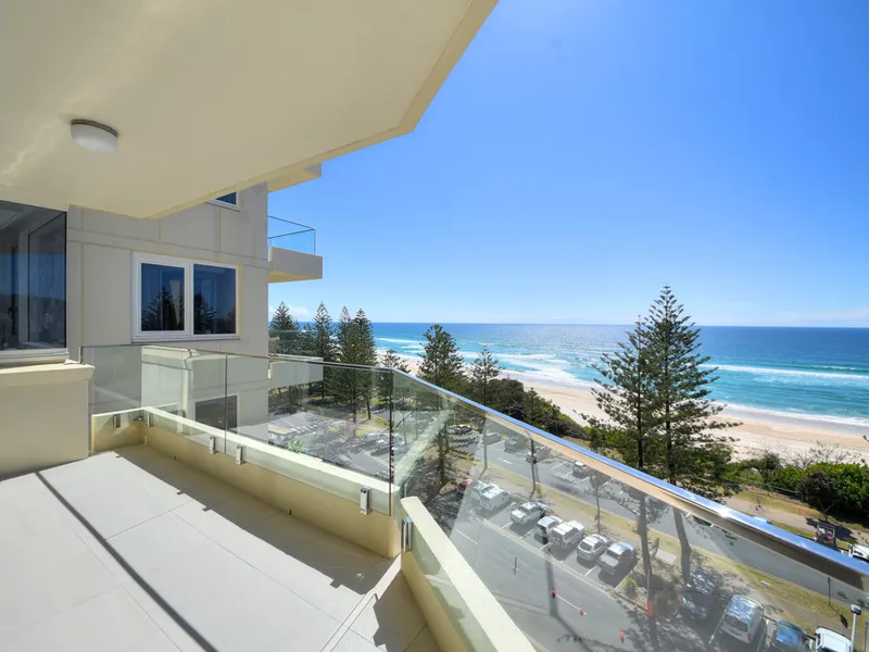 Luxury Beachfront unit in Burleigh Heads