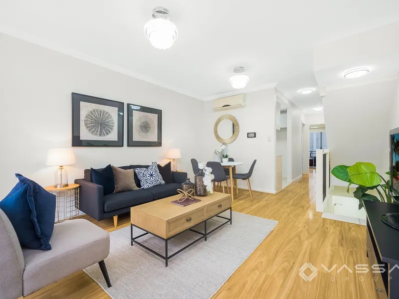 Immaculate family home | Townhouse in convenient location