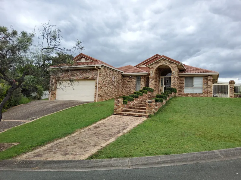 Spacious family home on large block