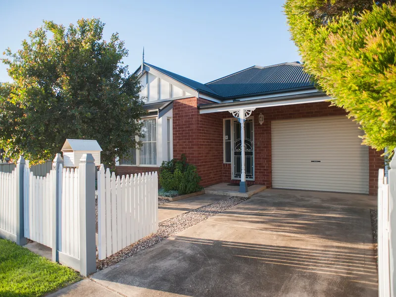 THREE BEDROOM COSY HOME