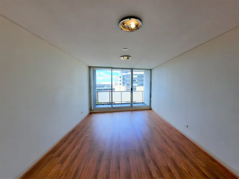 PRIME APARTMENT LOCATED IN TARAGON CENTRAL!