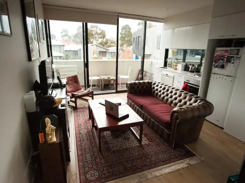 Light filled modern 1BDR Carlton apartment