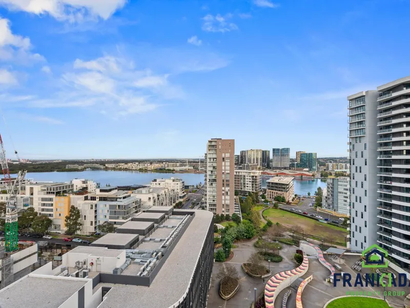 Luxury | Waterview | Low Maintenance