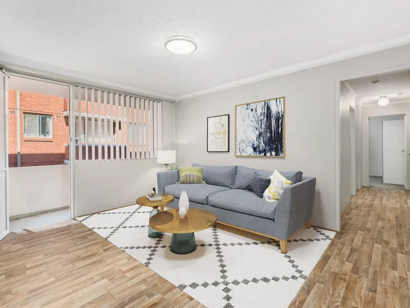 Low Maintenance Unit In a Convenient Location