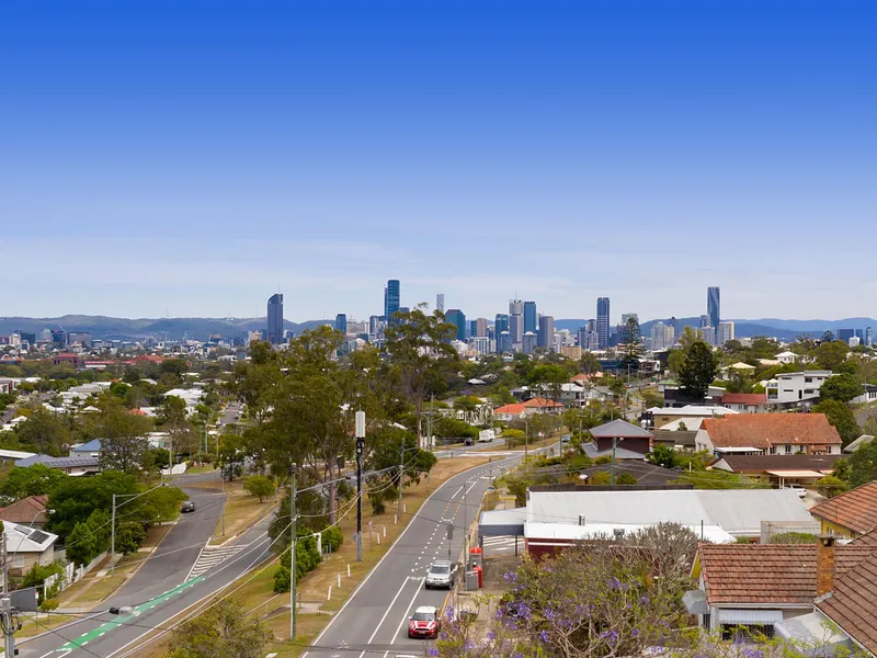 Blue Chip Real Estate - 2 Homes on the one Site - City Views