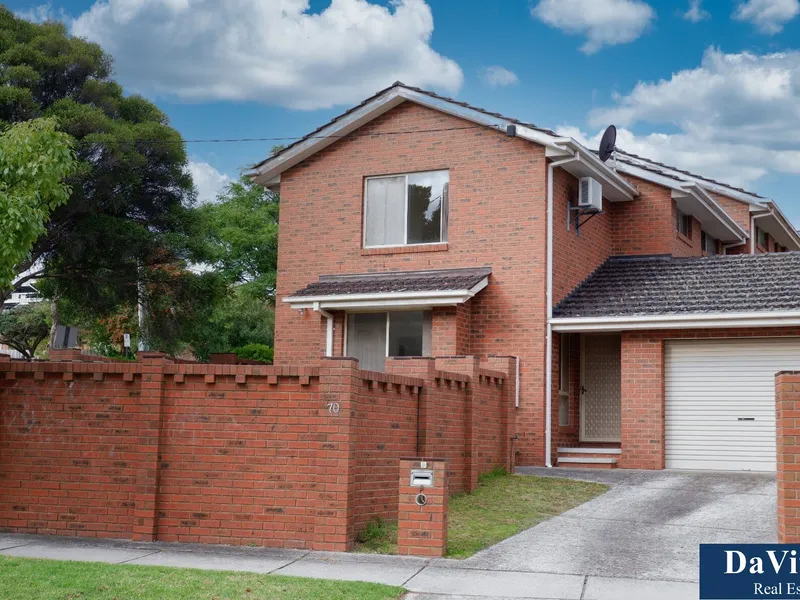 Spacious Three Bedroom Townhouse In Top Location!