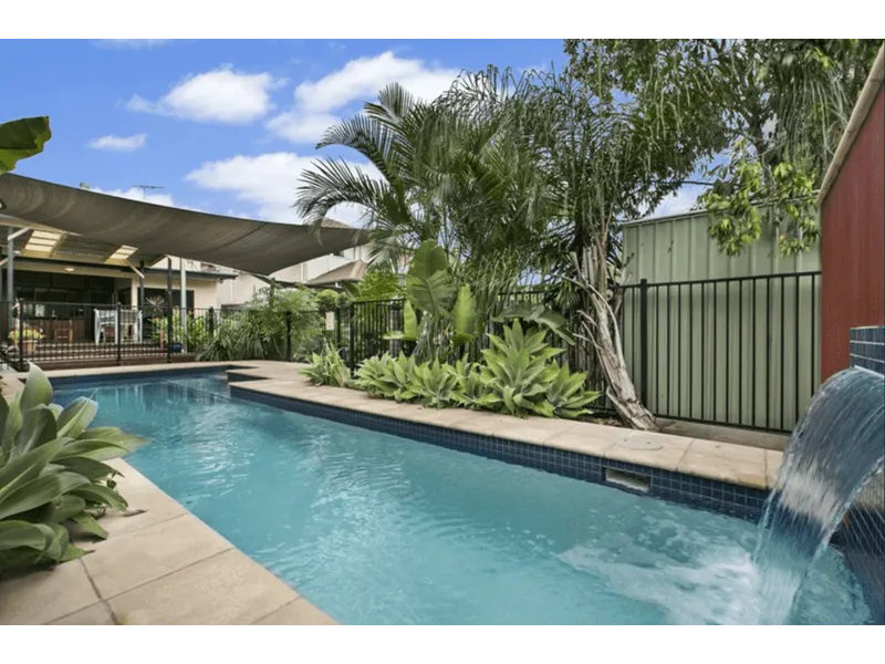 STRIKE GOLD with this one! To Walking Distance The Water