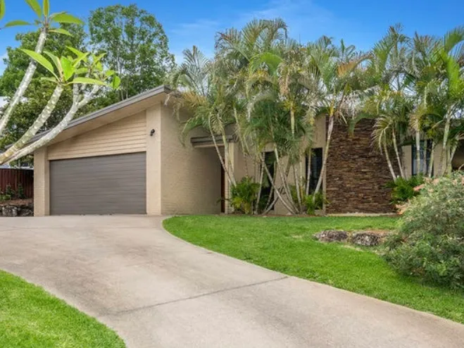 Large family home 300 metres from Bangalow Village