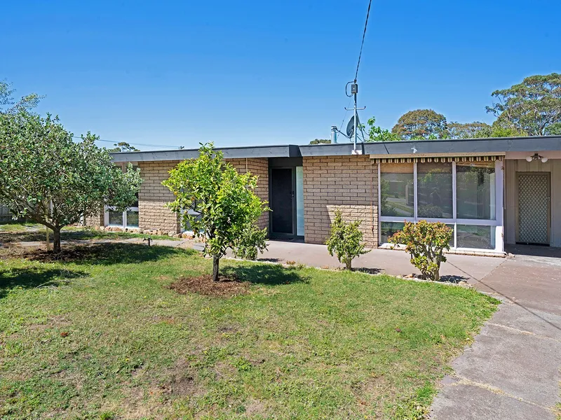 Quiet Court - Paris End of Rosebud - Beach Location