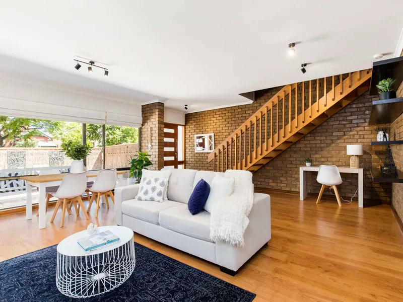 Large & Private 3 bedroom Townhouse