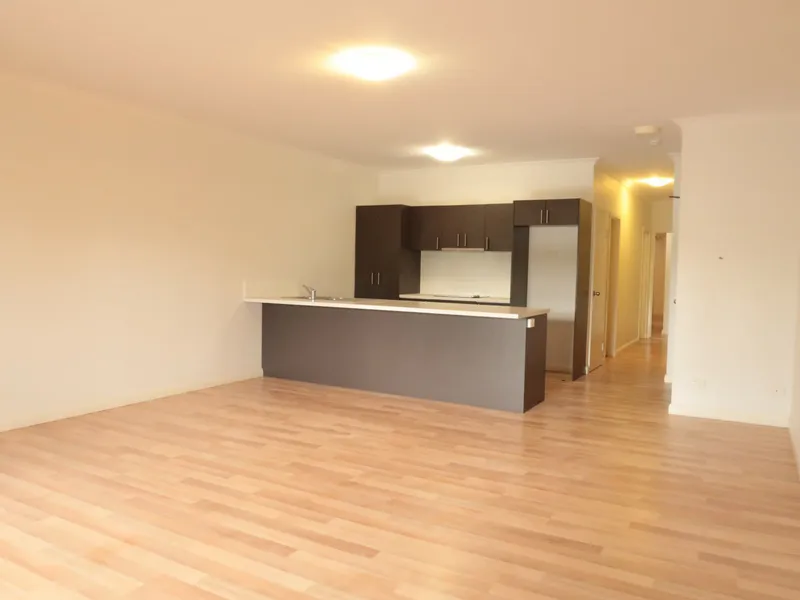 Spacious 2 Bedroom, 2 Bathroom Modern Apartment in Great Location