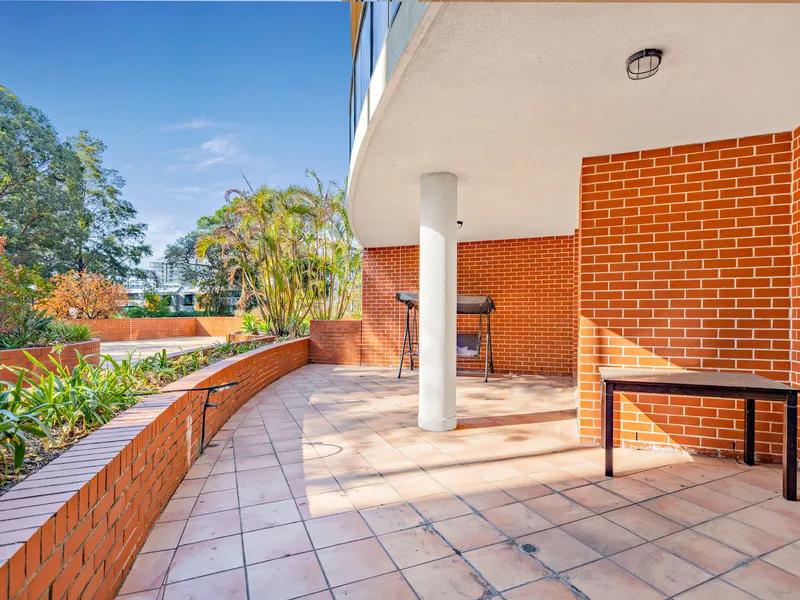 Renovated apartment with swimming pool