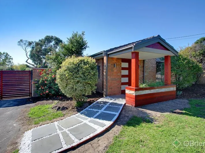 Stylish Family Home 4 Bedrooms Plus Study