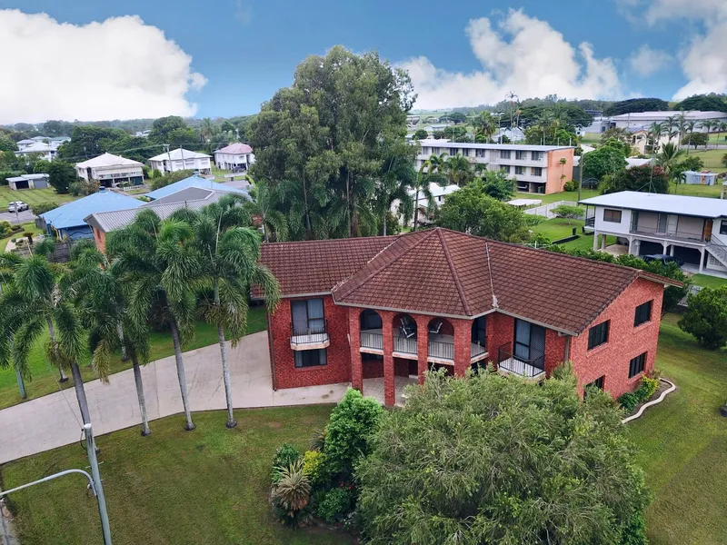 GRAND HOME idealy  located.  EOI close 3.00 pm 07.05.2021