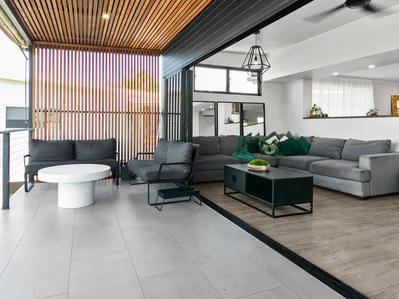 Exquisite Coastal Residence Offering Unrivaled Luxury