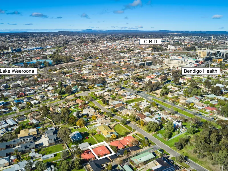 TOWNHOUSE LIVING - CLOSE TO HOSPITAL PRECINCT.
