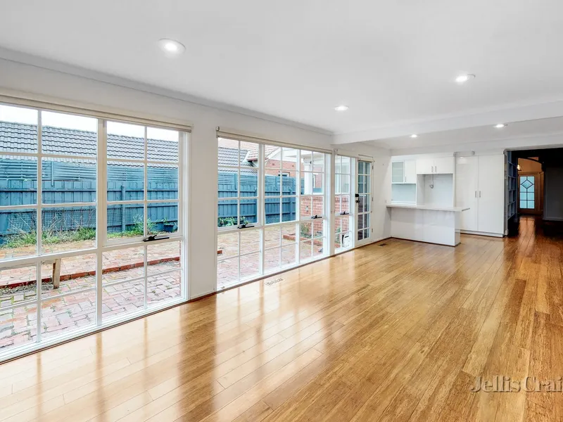 Stylish Four Bedroom Californian Bungalow