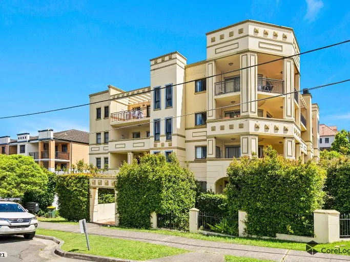 Oversized Apartment Close to Station