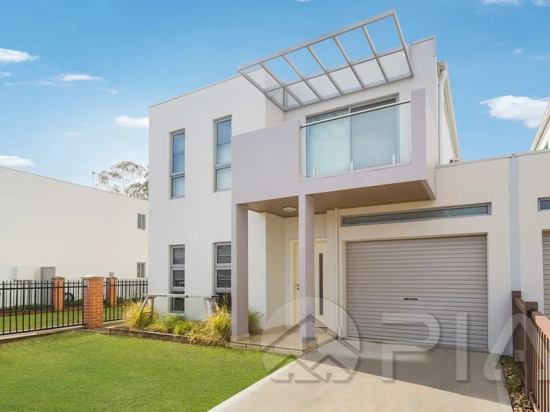 Dynamic Community Atmosphere, Great Location, Perfect for The Family!!