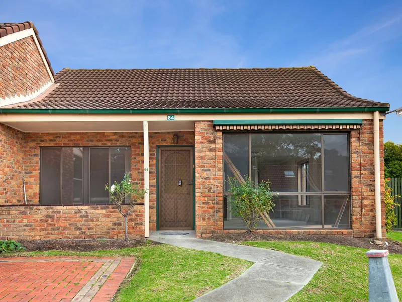 Unit 64 - Perfect Location near Barkley Street Entrance and close to beach and shops