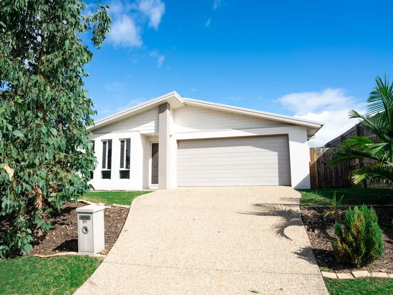 Modern Near New 4 bedroom Family Home