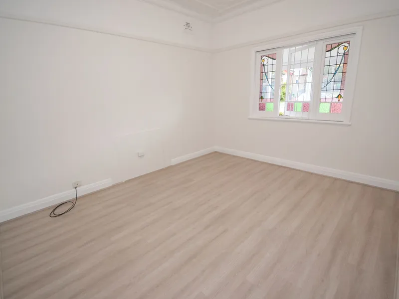 Beautifully Renovated Semi House