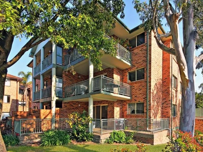 Modern 2 Bedroom Unit - Close to all Amenities!