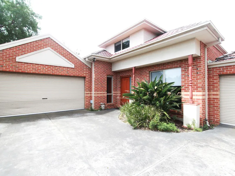 4 BEDROOM TOWNHOUSE - HOP, SKIP AND JUMP TO CLAYTON CENTRAL.