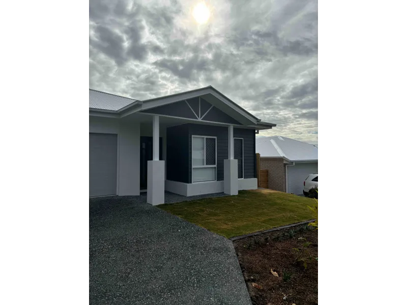 BRAND NEW 2 BEDROOM DUPLEX WITH DUCTED AIR-CON! APPLY NOW!