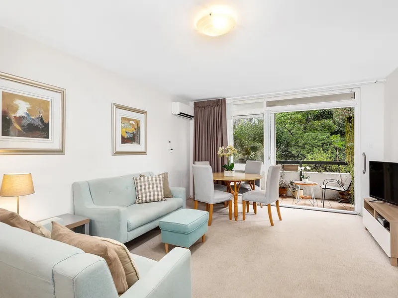 Boutique ground-floor village apartment 
