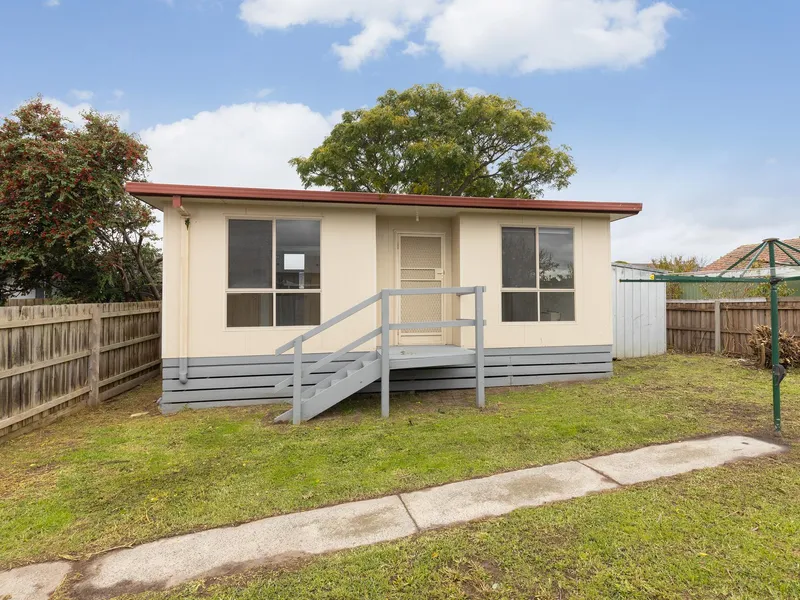 Lovely 1 bedroom unit in Dandenong North