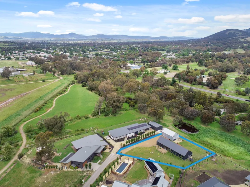 A SPECIAL ECO FRIENDLY HOME IN A VERY SPECIAL PARKLAND SETTING