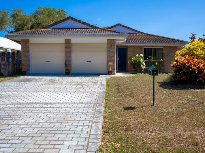 FAMILY HOME IN BRINSMEAD