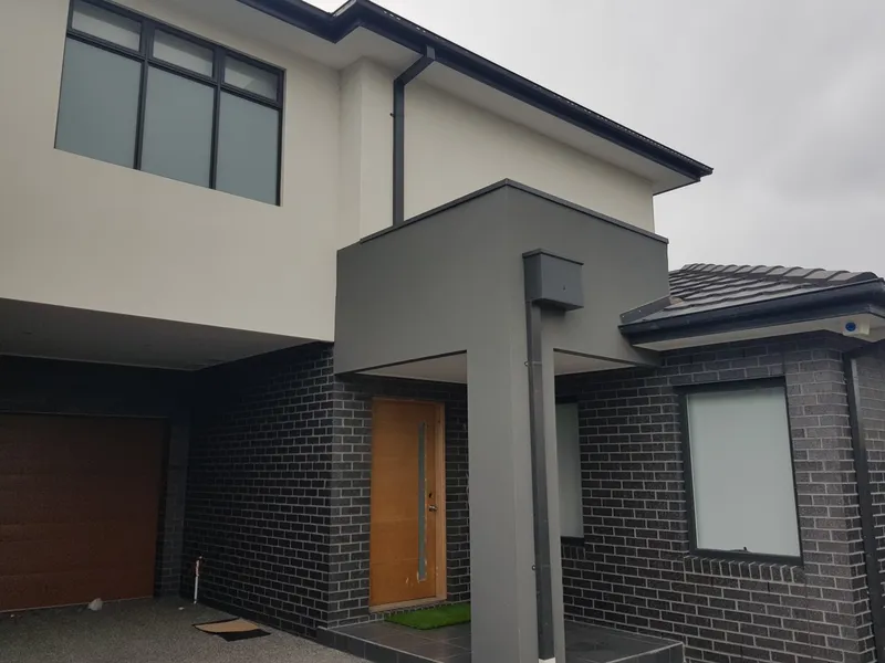 Sensational New Home in Top Location