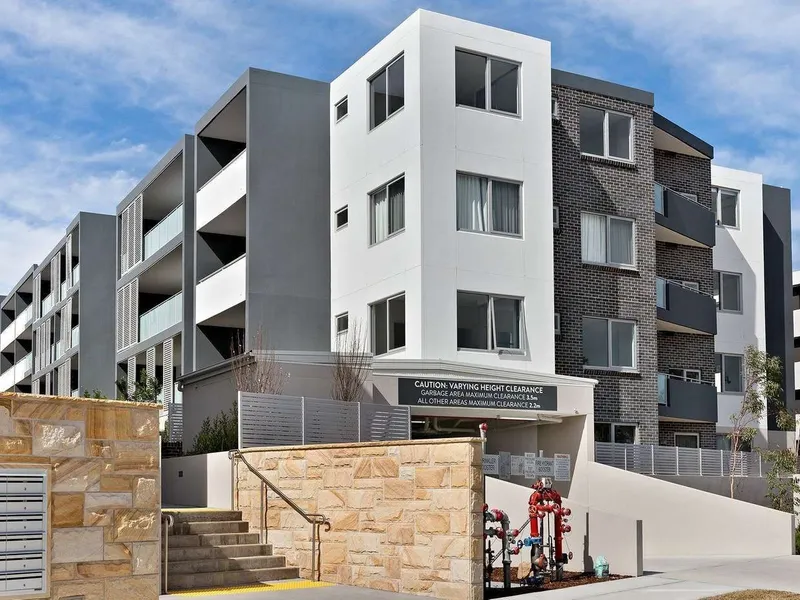 Morden One bedroom Apartment in the Centre of Rouse Hill Community