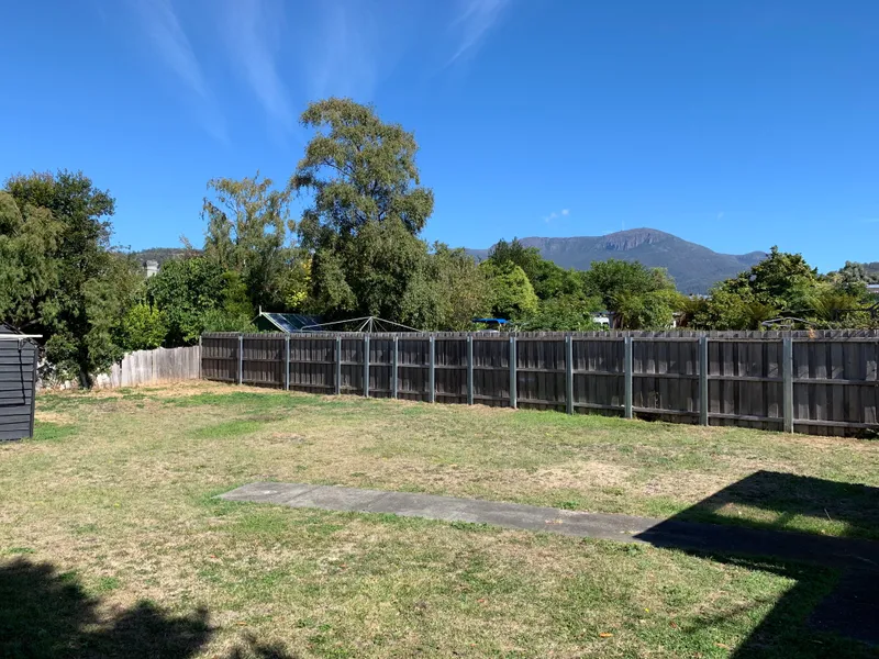 SUPERB LOCATION - Unfurnished