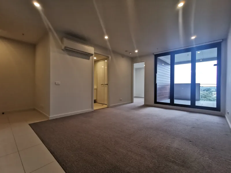Burwood Highway One bedroom Apartment with Car Park