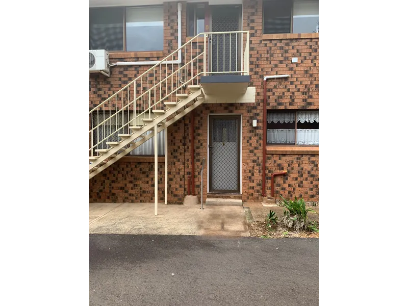 Three Bedroom Lowset Unit in East Toowoomba