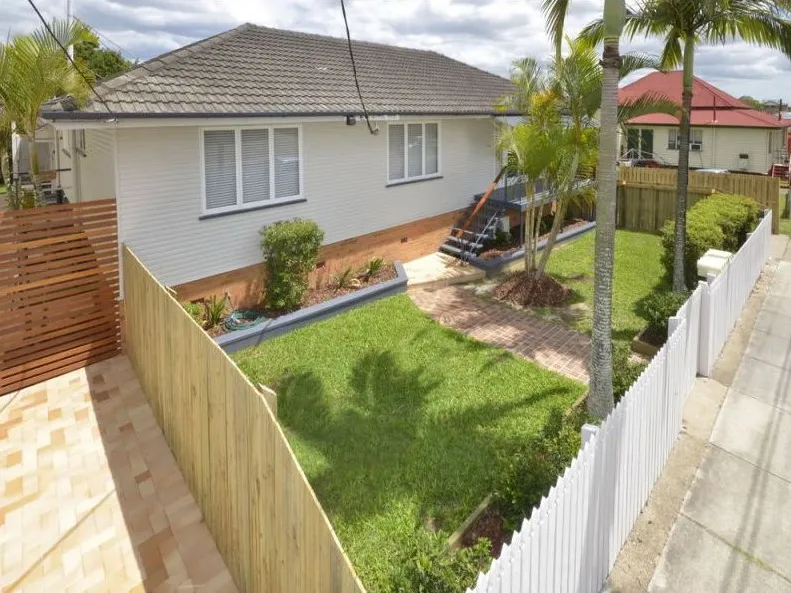 BEAUTIFULLY RENOVATED UNIT