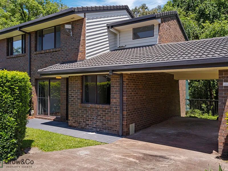 2BED TOWNHOUSE FULLY RENOVATED WITH DECK BALCONY - WATER INCL.