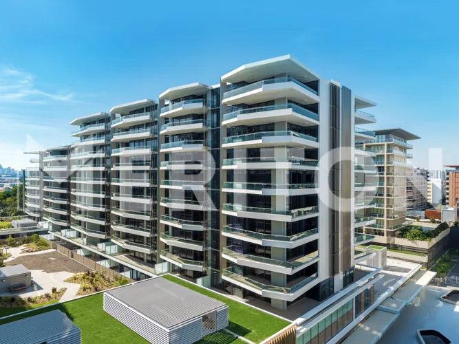 LUXURIOUS 1 BEDROOM APARTMENT WITH PARKING IN THE VIBRANT HEART OF MASCOT!