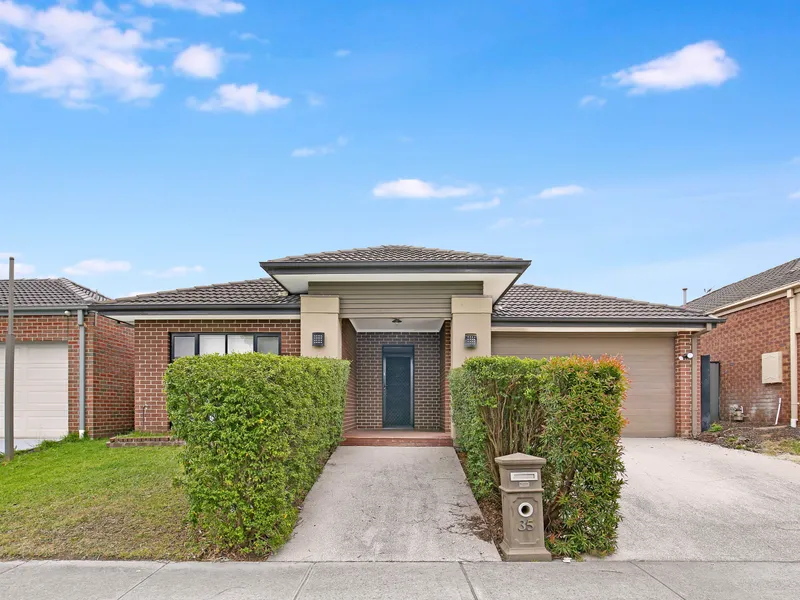 FANTASTIC HOME OPPOSITE PARKLAND!