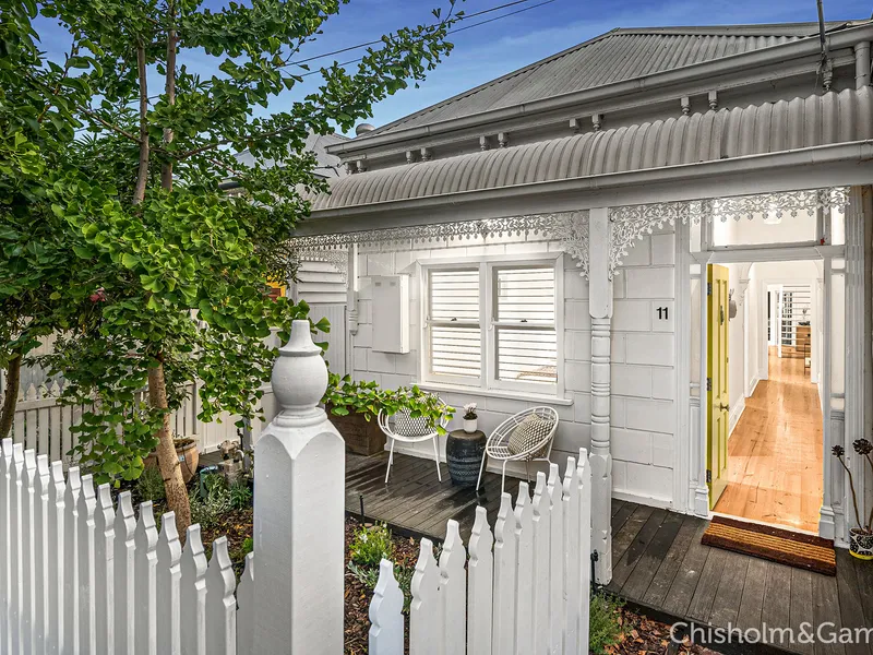 Victorian Beauty in Idyllic Bliss