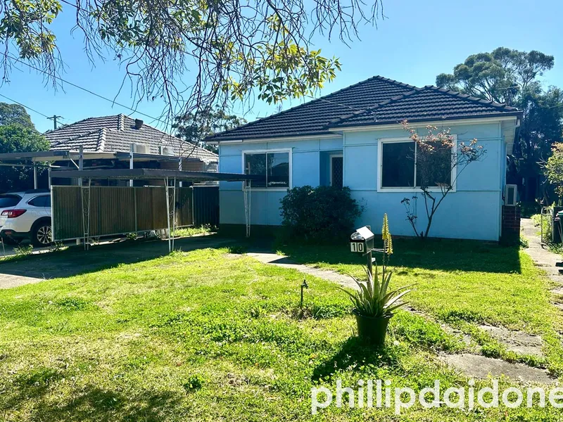 SPACIOUS 3 BEDROOM HOUSE.