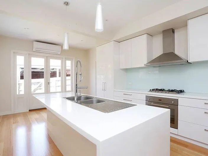 MODERN FAMILY-SIZE THREE-BEDROOM UNIT - READY FOR YOU TO MOVE IN NOW!