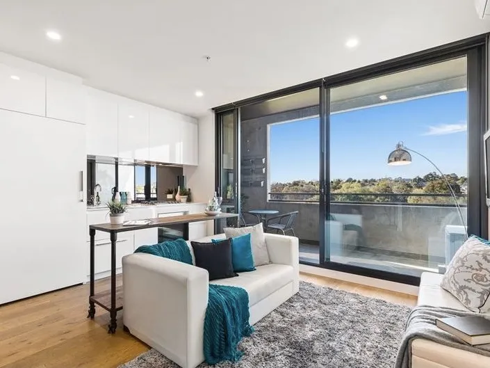 Magnificent Light Filled 1 Bedroom Apartment