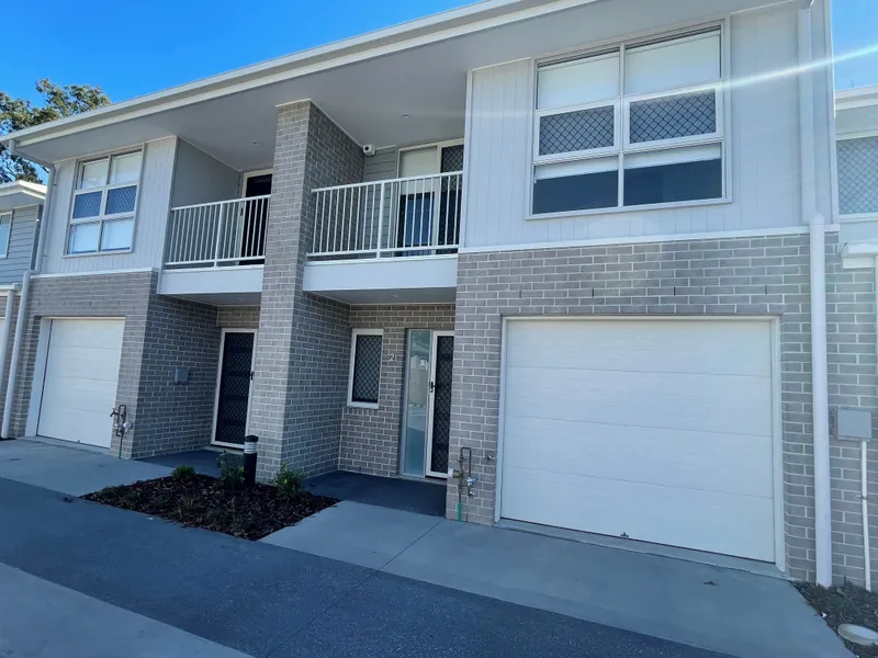 Brand New Townhouse In Oxley!!
