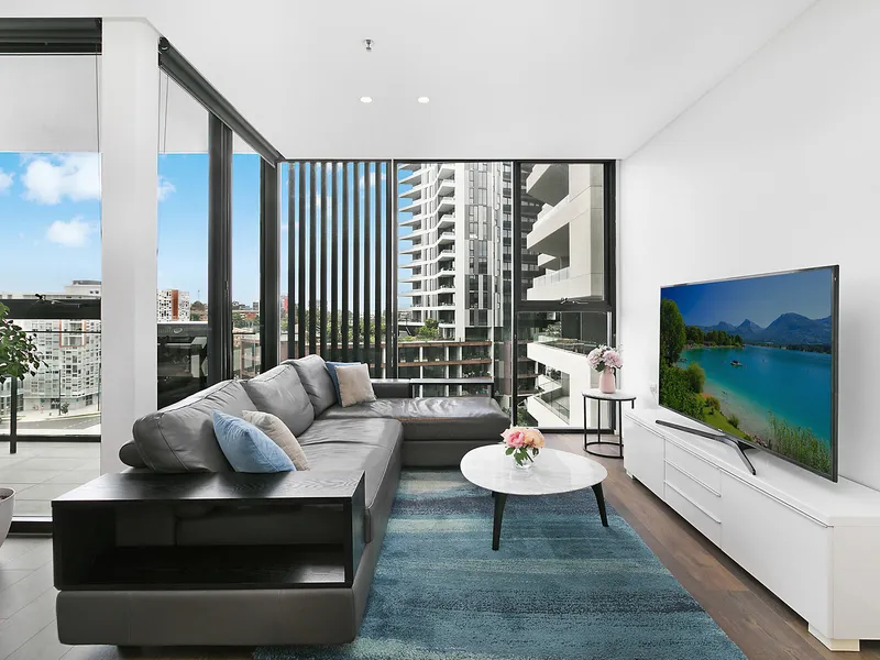 Sophisticated apartment in highly sought-after precinct