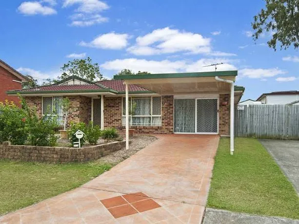 PET FRIENDLY + LARGE YARD + LARGE SHED + GREAT FAMILY HOME!!